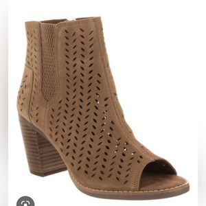 TOMS Majorca Peep Toe Heels